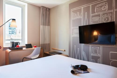 Superior Double Room image 6