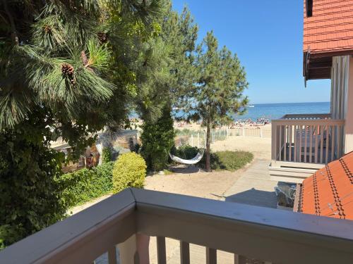 Hotel Zhong Hua - image 8