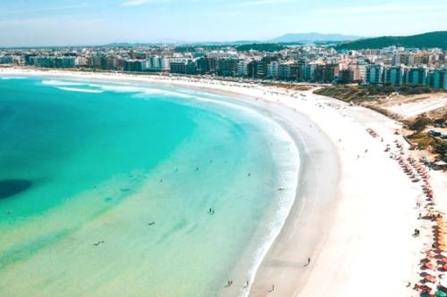 Espaçosa e confortável cobertura em Cabo Frio – khách sạn tại Braga