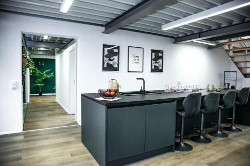 Casino Whirlpool-Sauna-Kino-Indoor Basketball in Hohr-Grenzhausen