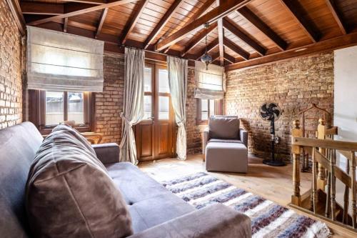 Chic 2BR Retreat House - Heart of Cihangir! #394 - image 5