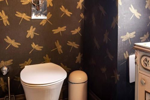 Chic 2BR Retreat House - Heart of Cihangir! #394 - image 3