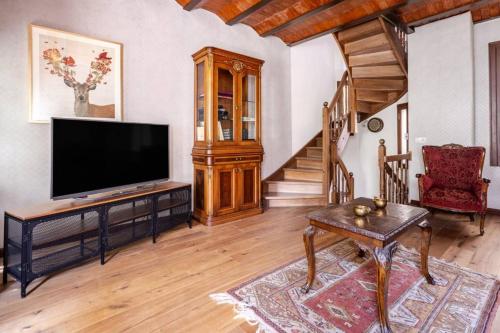 Chic 2br Retreat House - Heart Of Cihangir! #394, Estambul (foto 8)