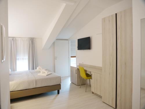 Suite with City View image 7
