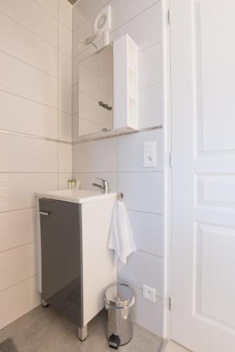 Appartement rénové proche gare de Saint Nazaire - image 5