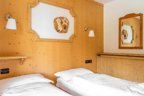 2 twin beds