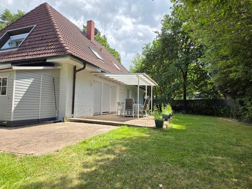 Tolle 125m² Erdgeschoßwohnung im Einzelhaus in 卡爾滕基爾興