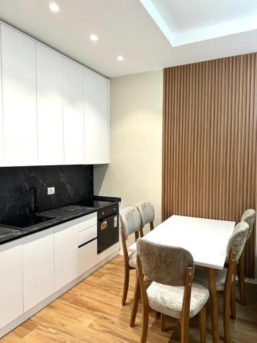 cozy apartament tirana bllok, Tirana (fotografie 8)