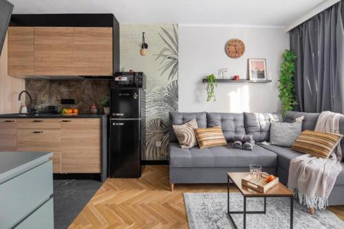 Modern Studio Bruna by VAYA STAYS, Warsaw