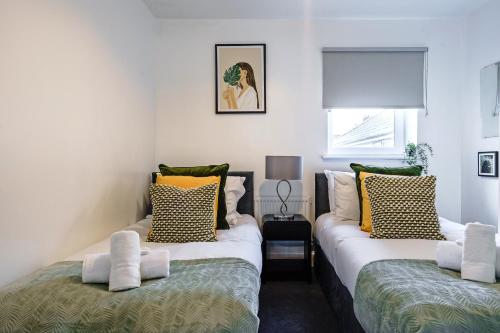 Whitchurch Road Retreat in Cardiff near สวนบิวท์