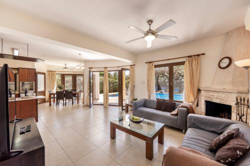 Villa Tsikkos Tria - image 14