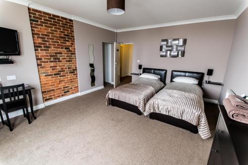 shoreside inn - image 12