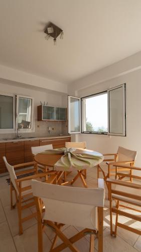 Koroni Seaside Private Beach Residence B in Livadakia