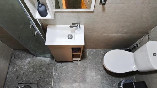 Double Room with Private Bathroom image 3