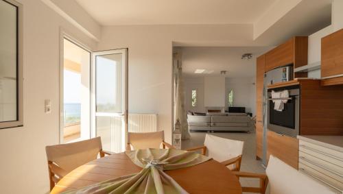 Koroni Seaside Private Beach Residence B in Livadakia