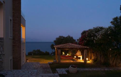 Koroni Seaside Private Beach Residence B in Livadakia