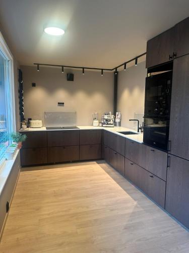 Modern apartment near the sea and beach life in Hovik