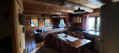 Konyha, Les Rondins d'Ecoche in Belmont-de-la-Loire