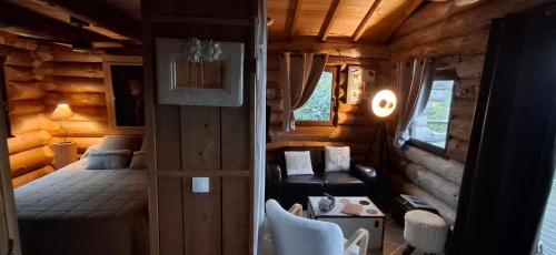 Les Rondins d'Ecoche in Belmont-de-la-Loire