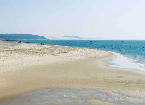 2-rooms apartment in Arcachon-style villa with garden, minimum stay 3 nights