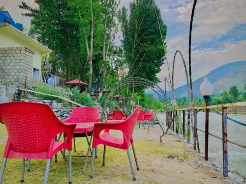 River Gaze Hotel & Restaurant in Shogran