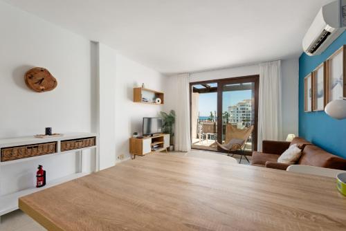 Oprema, Beautiful Duquesa Harbour apt 2001 in Villas Puerto
