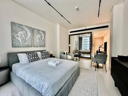 Artful Canal Escape With Jacuzzi And City Views!, Dubái (foto 2)