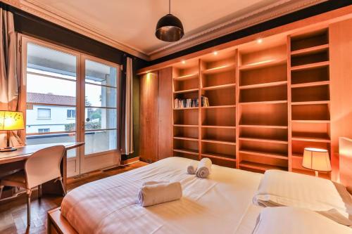 L'atypique - Piscine intérieure - Wifi (L'atypique - Piscine interieure - Wifi) in Challans