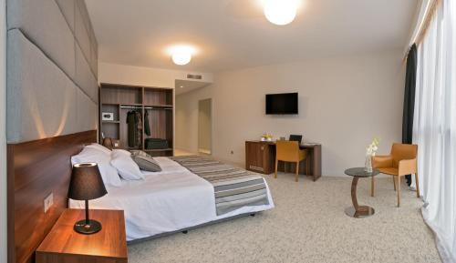 Priska Med Luxury Rooms - image 3