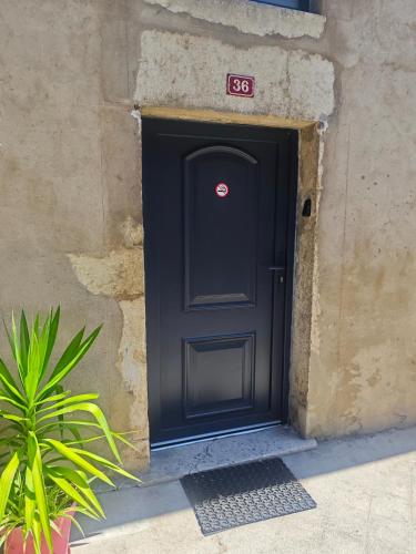 Maison 36 in เปริเออ