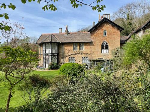 Rural Victorian Mansion with far reaching views gîte à louer Brockley