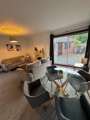 Létesítmények, Stunning Bungalow In Rugby by Eason Stays, Ideal for Weekend Getaways & Business Travellers - Free P in Hillmorton