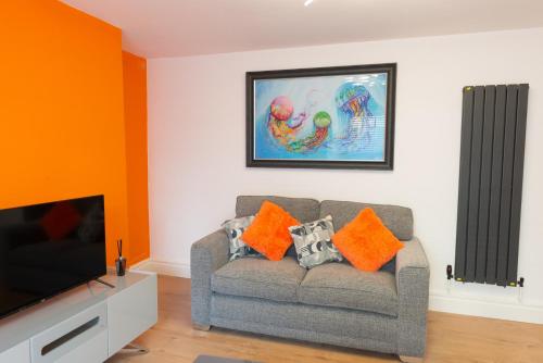 Stylish city flat with free parking, Plymouth (photo 10)