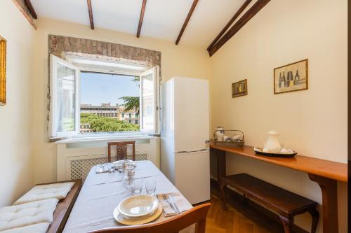Monti Atmosphere Apartment by Rental in Rome, Roma (foto 8)