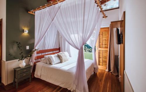 1 double bed, 1 twin bed