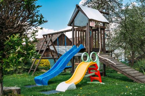 Parque infantil, Apartments Brunarica in Moravske Toplice