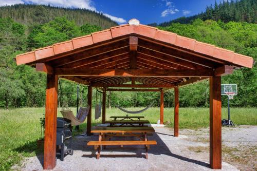 Kert, Las Casucas del Cartero in San Vicente De Toranzo