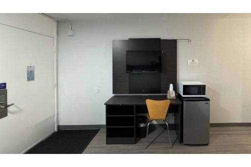 Motel 6-Janesville WI - image 23