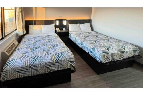 2 double beds