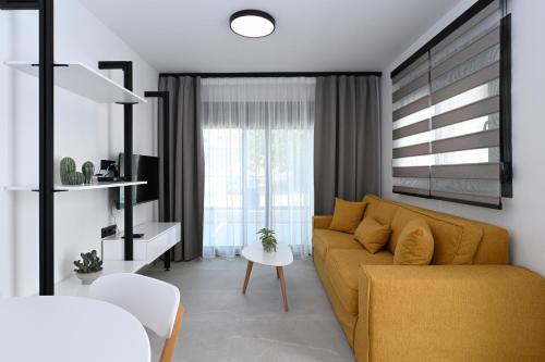2 bedrooms, 3 beds