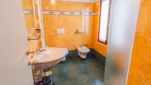 Double Room image 4