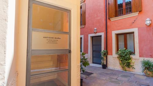 Single Room with Balcony image 10