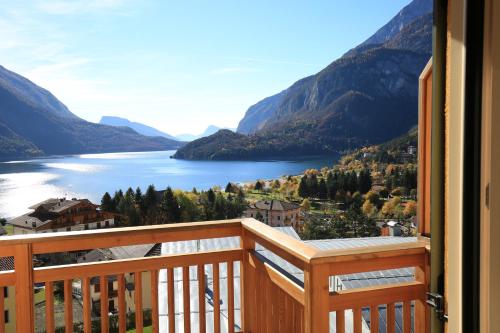 2 bedrooms, 5 beds