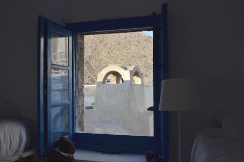 Kalleni Santorini in امبوريو