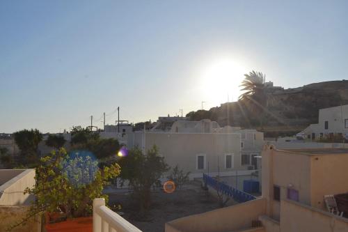 Kalleni Santorini in امبوريو