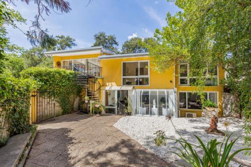 Kert, Charming Garden Guest Suite in Leafy Yarralumla in Yarralumla