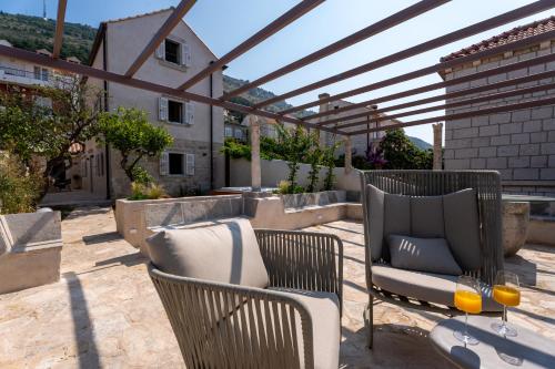 Rooms of Maxima Comoda luxury villa