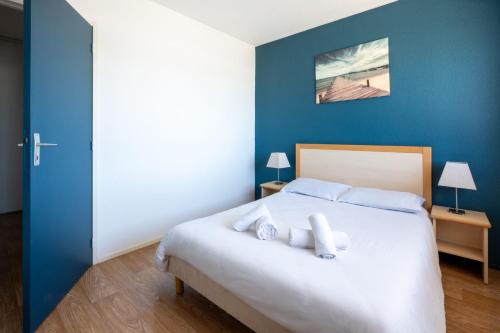 2 bedrooms, 3 beds