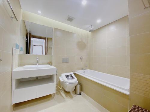 One-Bedroom Apartment image 3