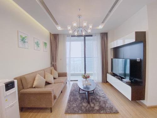 One-Bedroom Apartment image 6